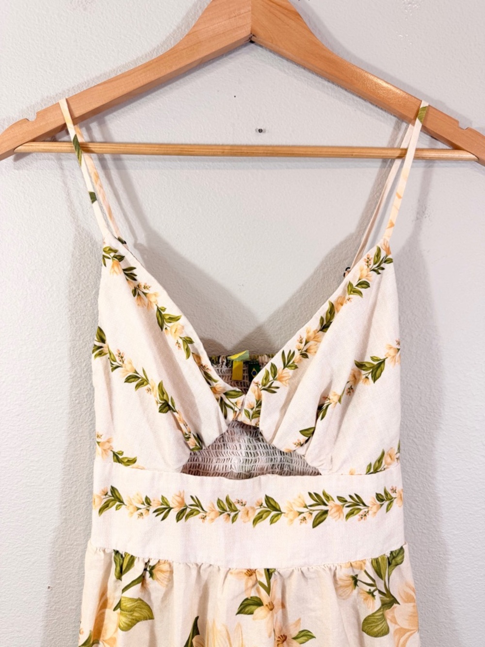 FARM Off White Floral Print Mini Dress Size P (US S 2/4) Tropical Keyhole Cutout - Picture 3 of 11